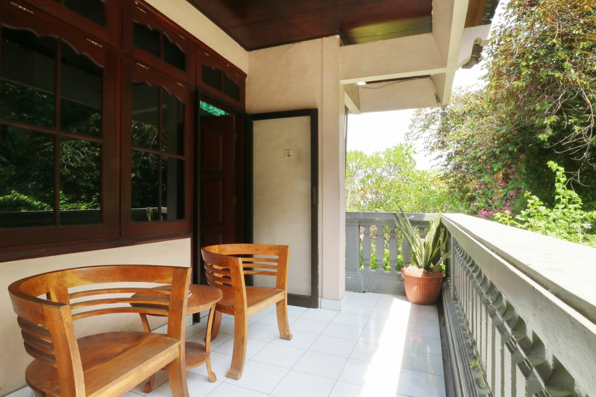 Mustika Inn Kuta  Ngoại thất bức ảnh